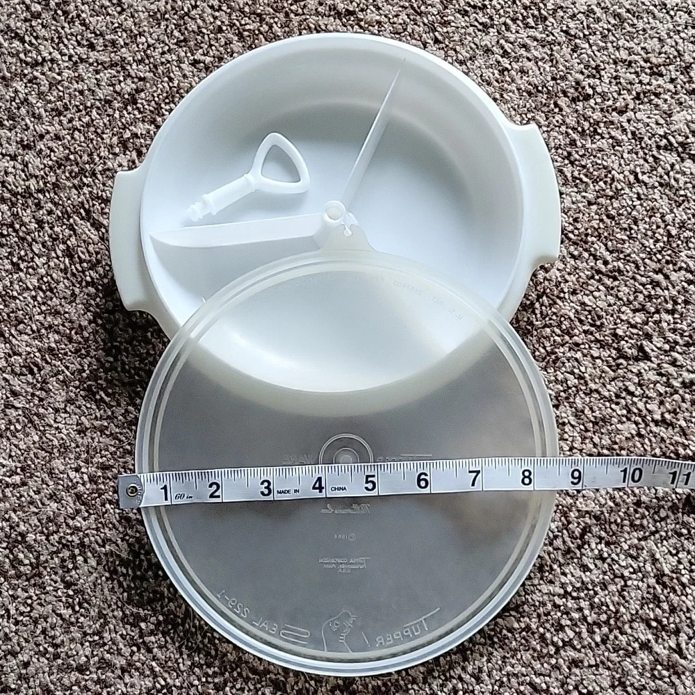 TUPPERWARE - Picture 2 of 7